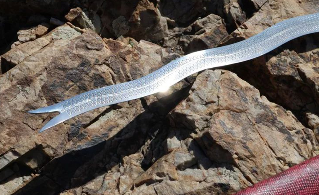 一把道具劍而已，爲什麼一定要找龍泉寶劍廠打造？